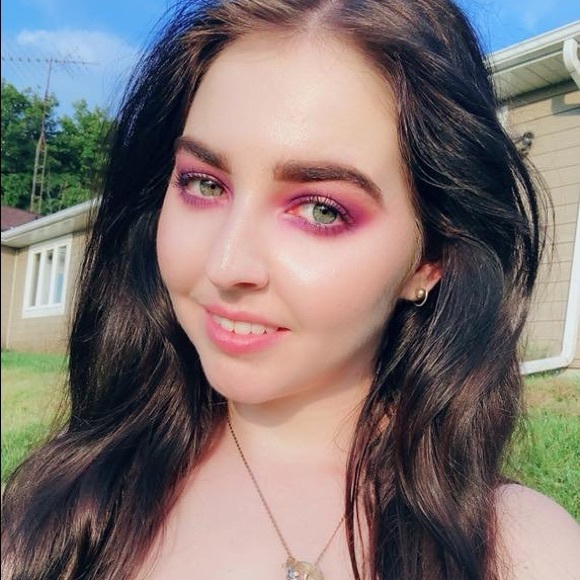 Meet your Posher, Sarah - Picture 1 of 1